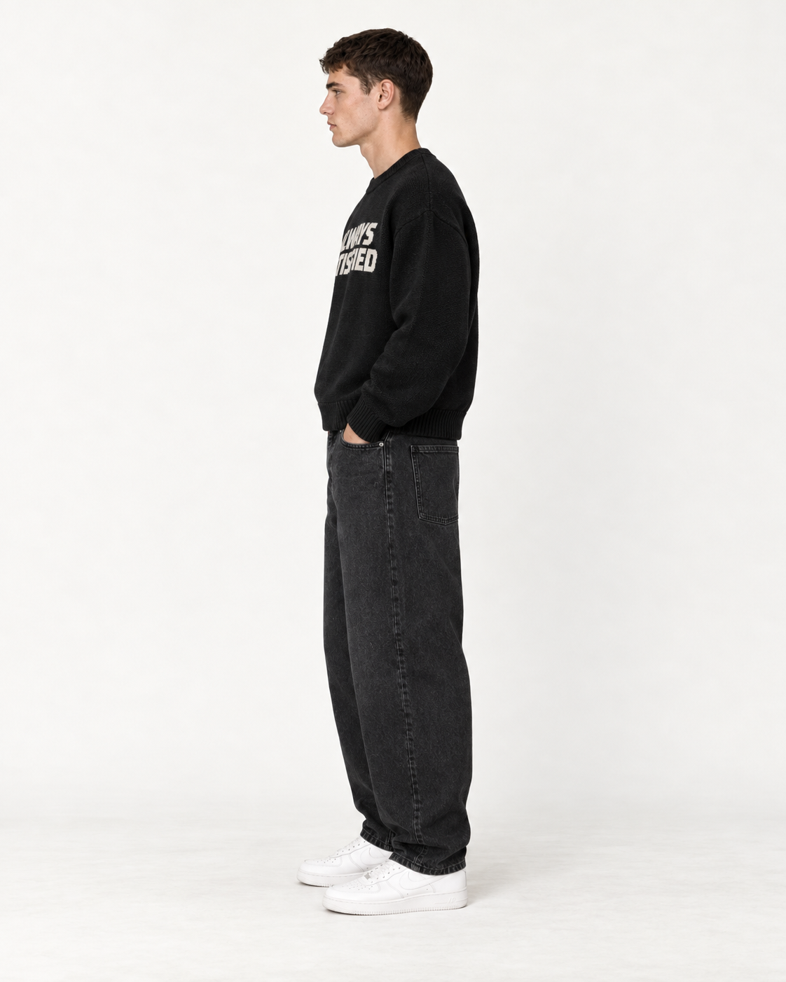 Hilo Graphic Jumper - Black